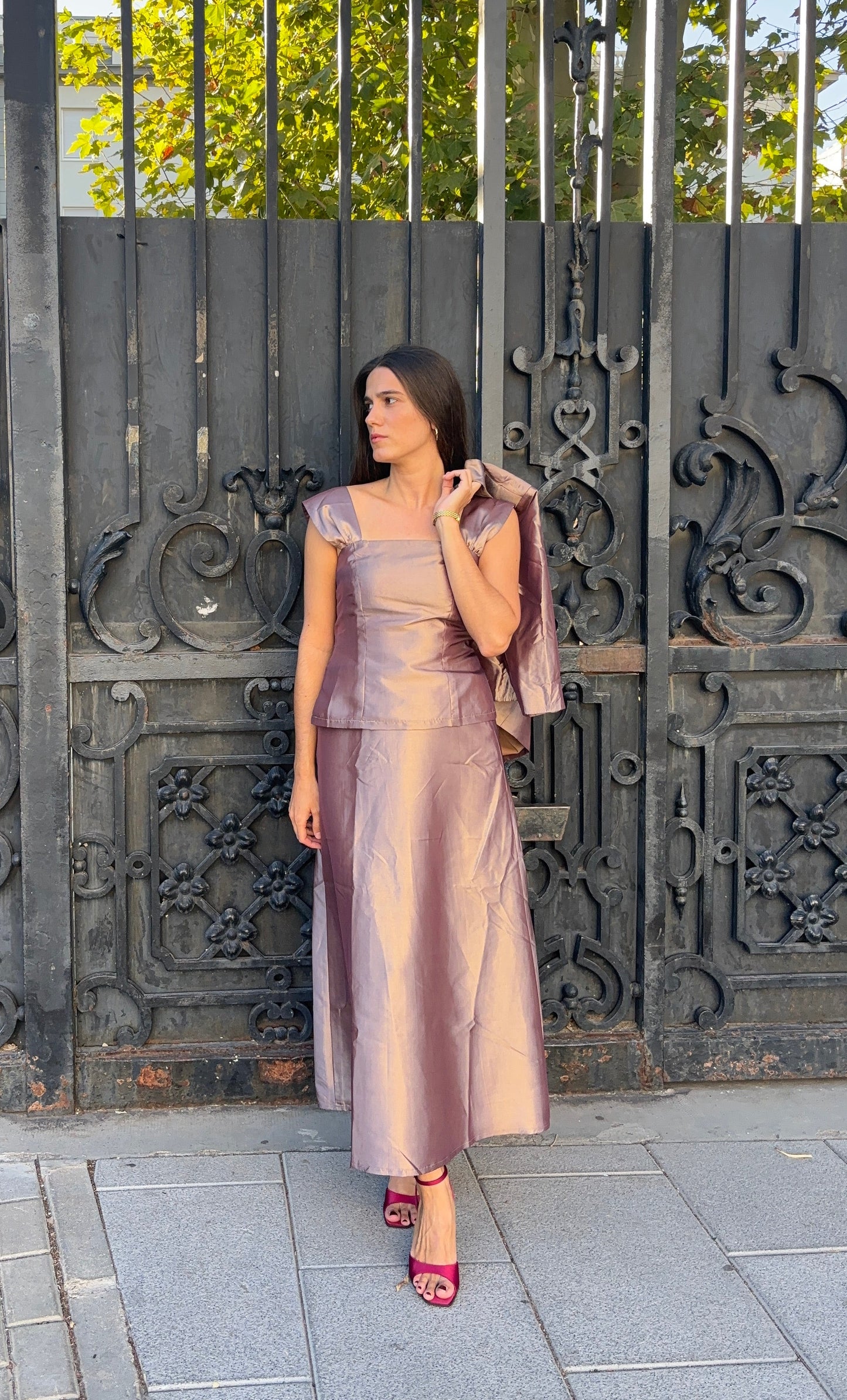 CONJUNTO TOP, FALDA Y CHAQUETA GRISETTA