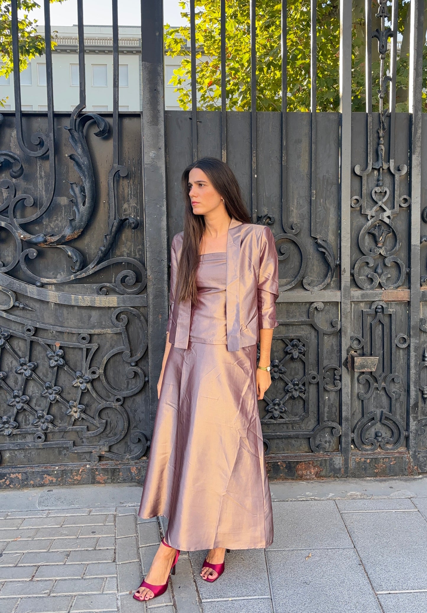 CONJUNTO TOP, FALDA Y CHAQUETA GRISETTA